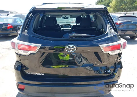 2015 Toyota Highlander Xle V6 z USA, uszkodzony, nr VIN 5TDKKRFH8FS083719